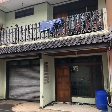Oyo 93846 Gerlong Homestay